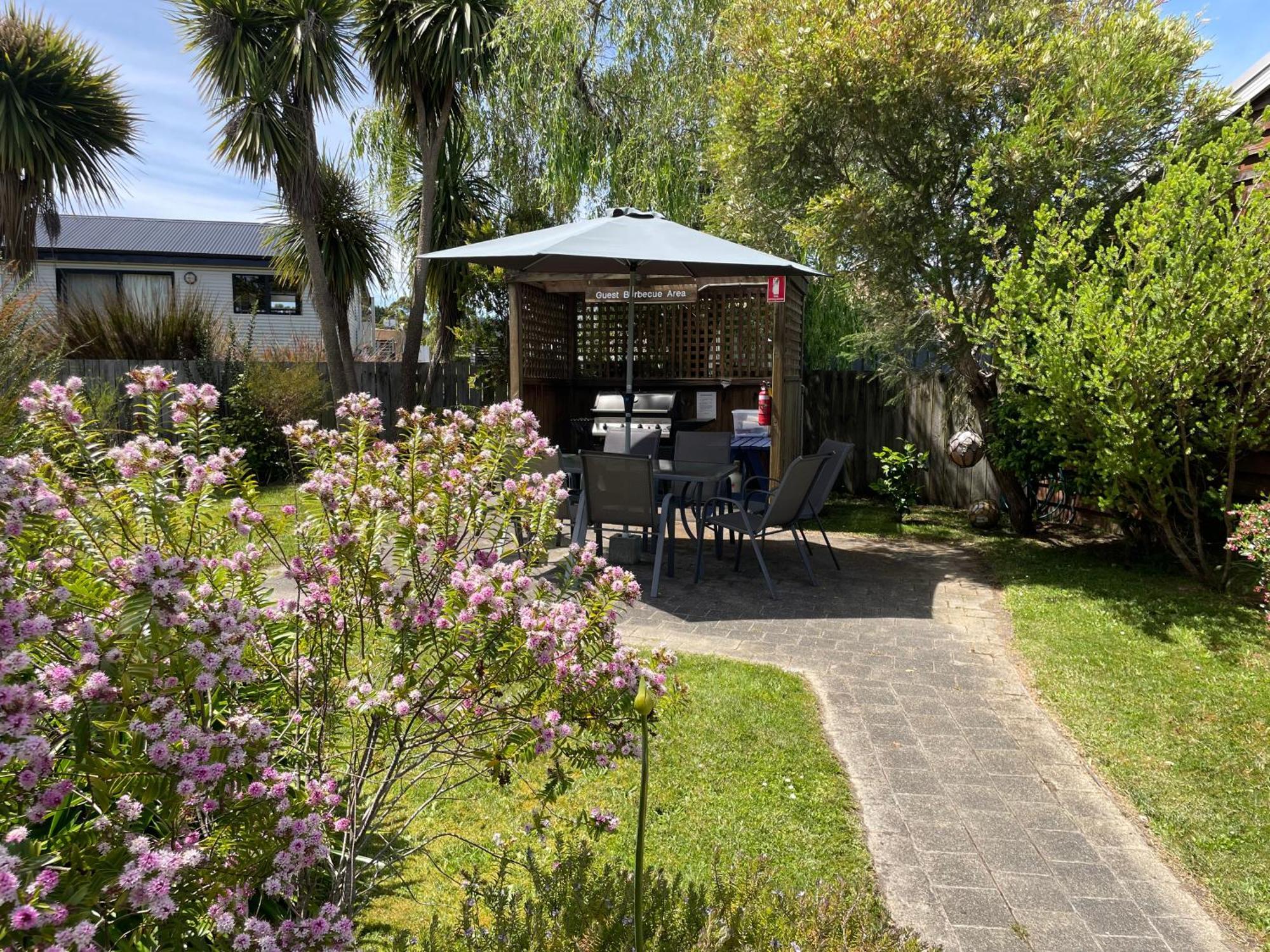 Castaway Holiday Apartments Strahan Extérieur photo