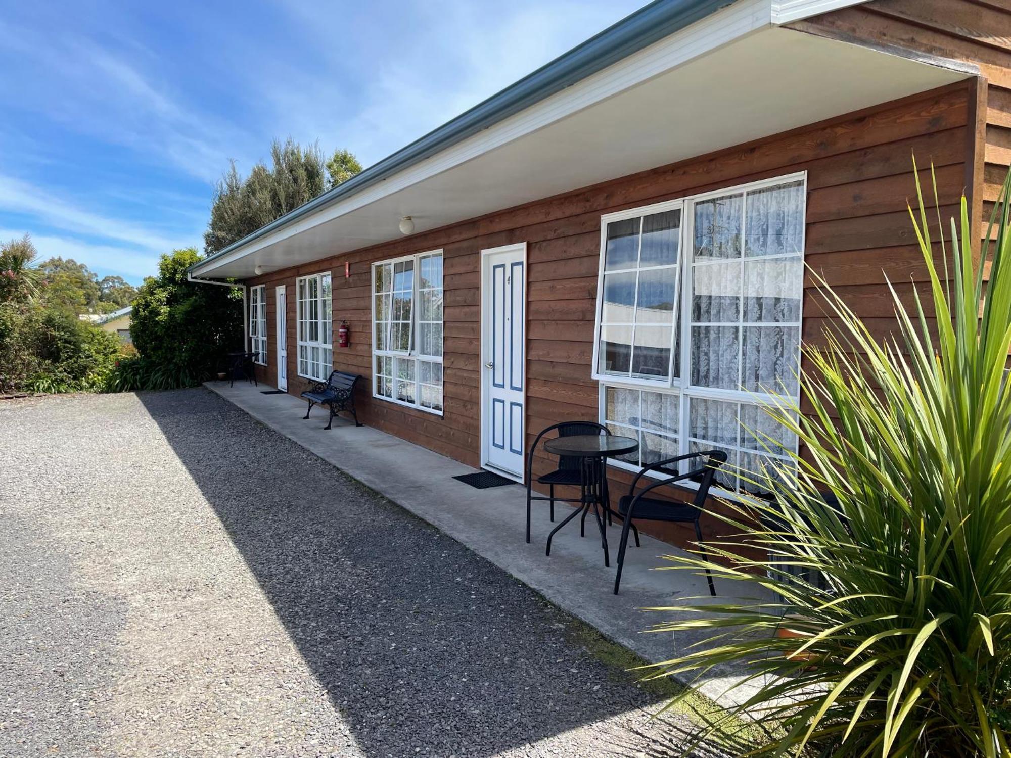 Castaway Holiday Apartments Strahan Extérieur photo