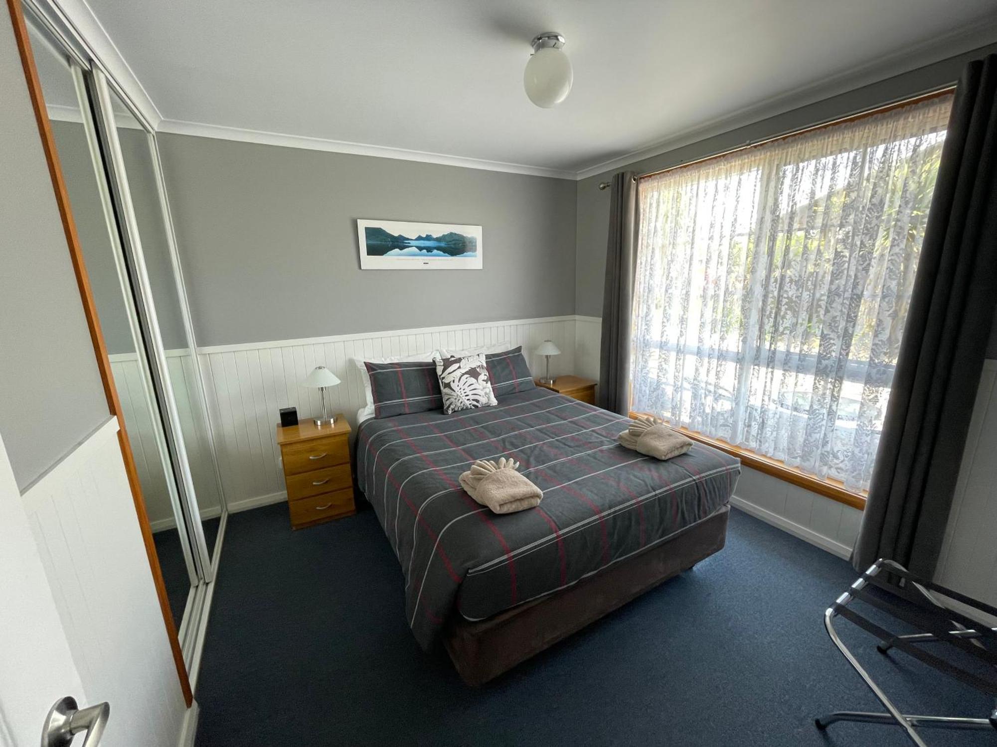 Castaway Holiday Apartments Strahan Extérieur photo
