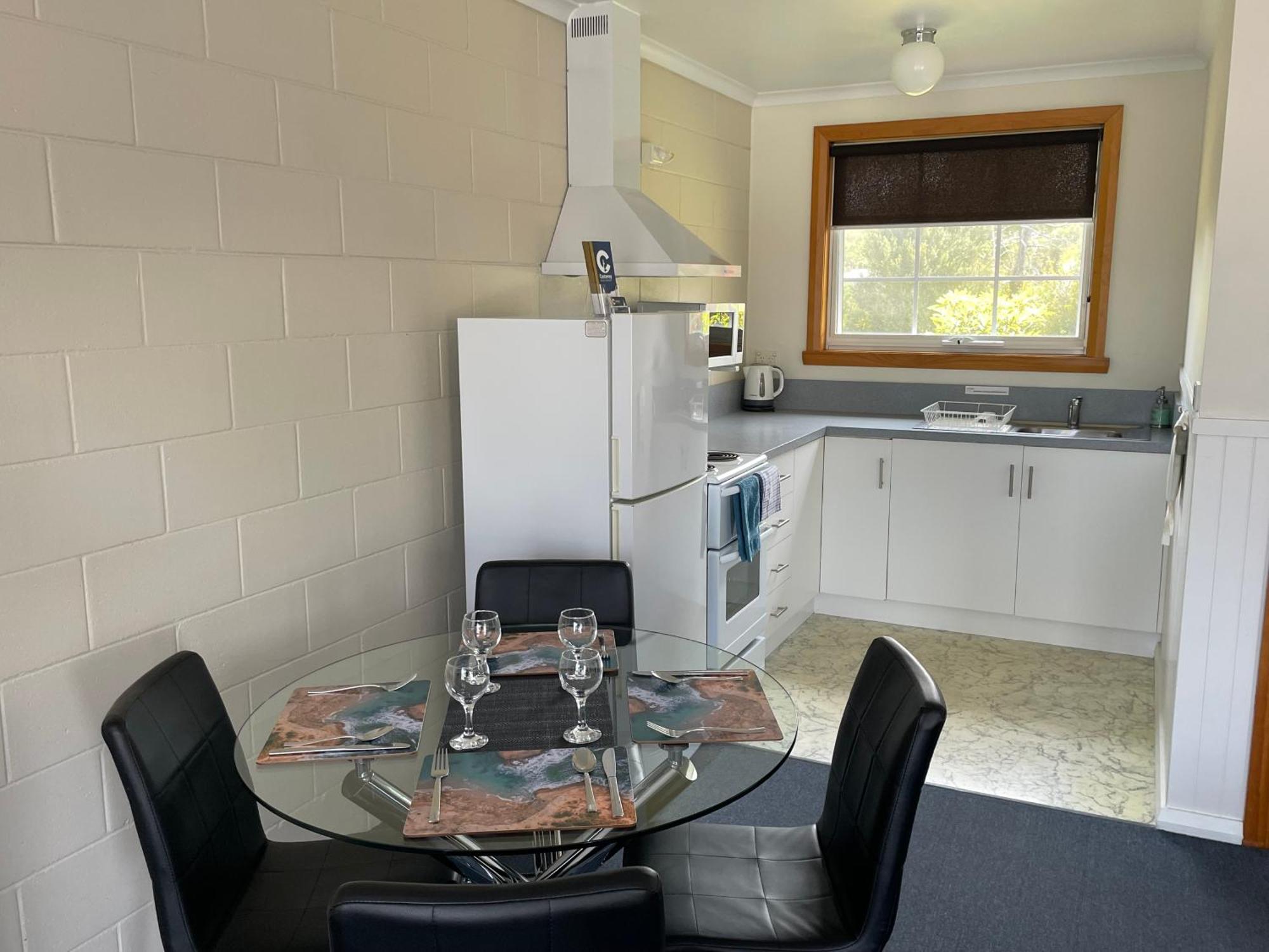 Castaway Holiday Apartments Strahan Extérieur photo