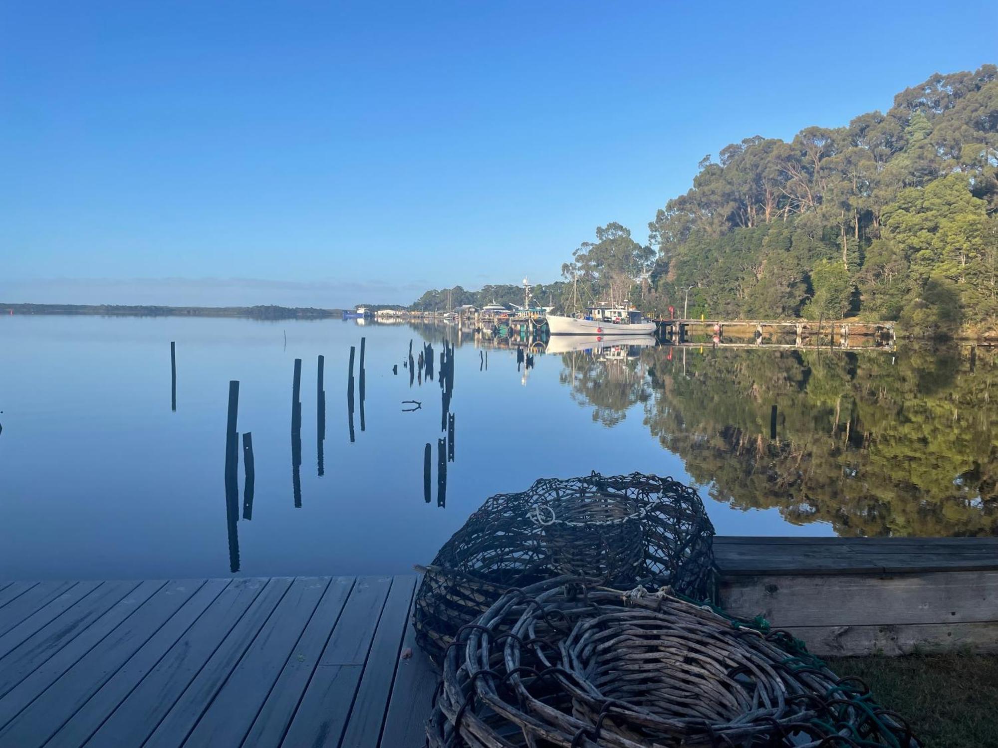 Castaway Holiday Apartments Strahan Extérieur photo