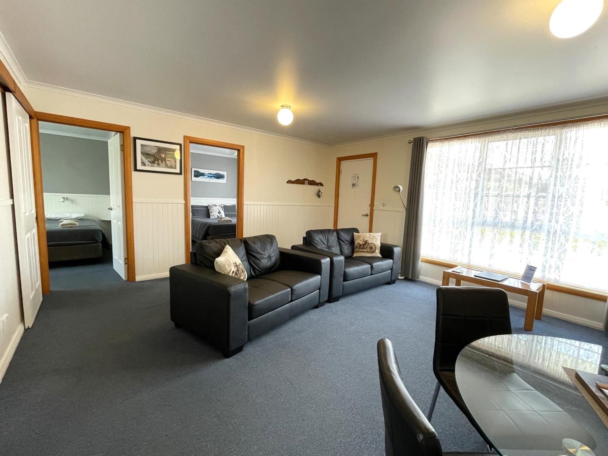 Castaway Holiday Apartments Strahan Extérieur photo