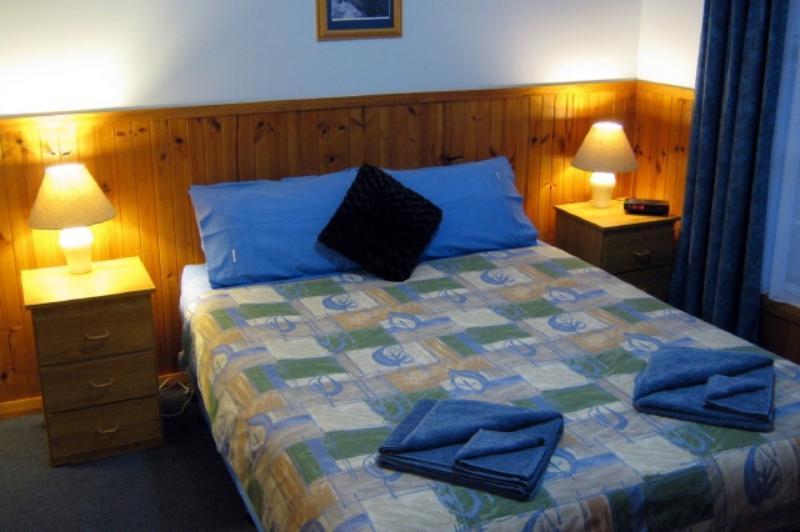 Castaway Holiday Apartments Strahan Extérieur photo