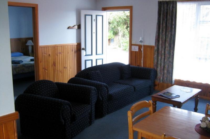 Castaway Holiday Apartments Strahan Extérieur photo