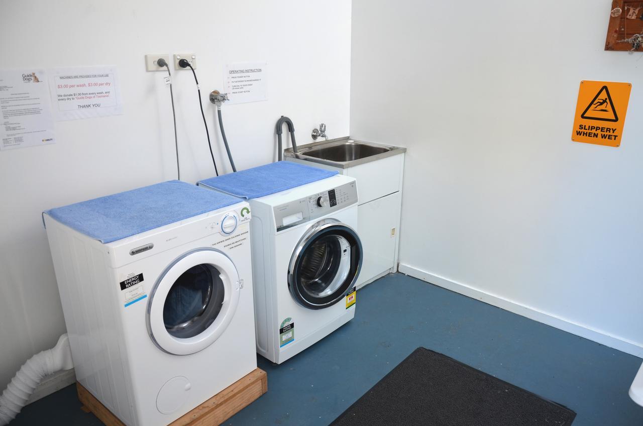 Castaway Holiday Apartments Strahan Extérieur photo