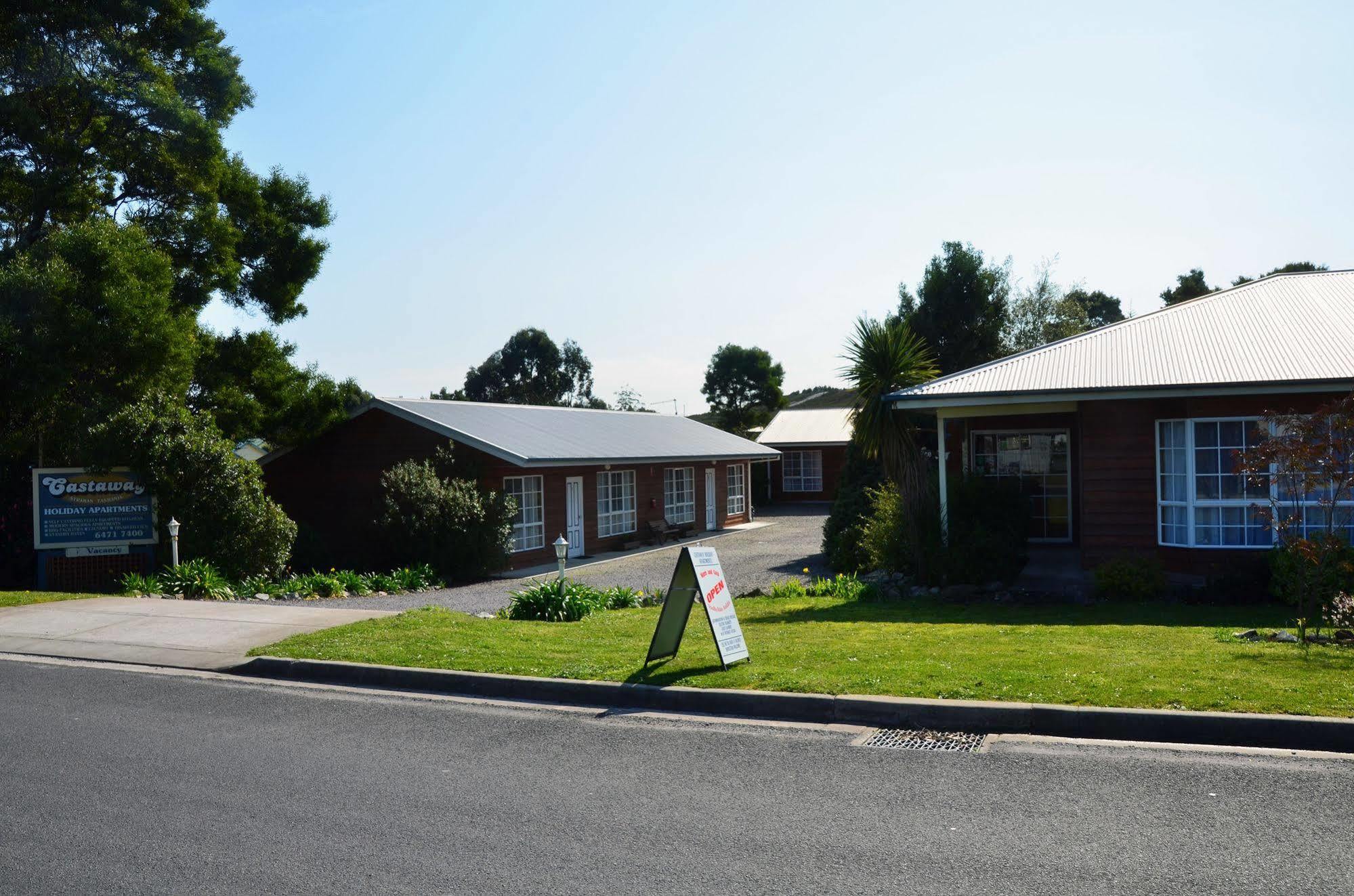 Castaway Holiday Apartments Strahan Extérieur photo