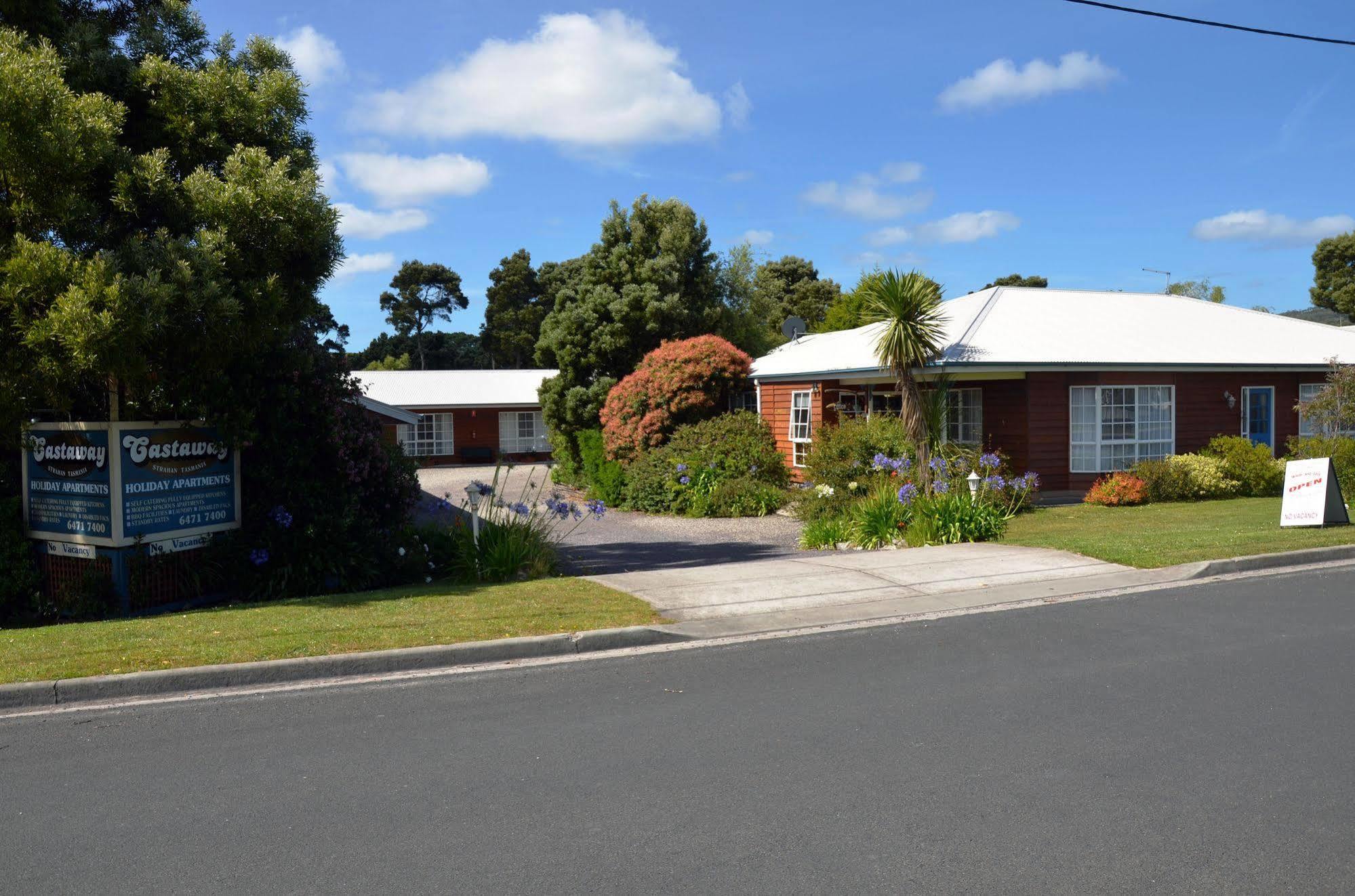 Castaway Holiday Apartments Strahan Extérieur photo