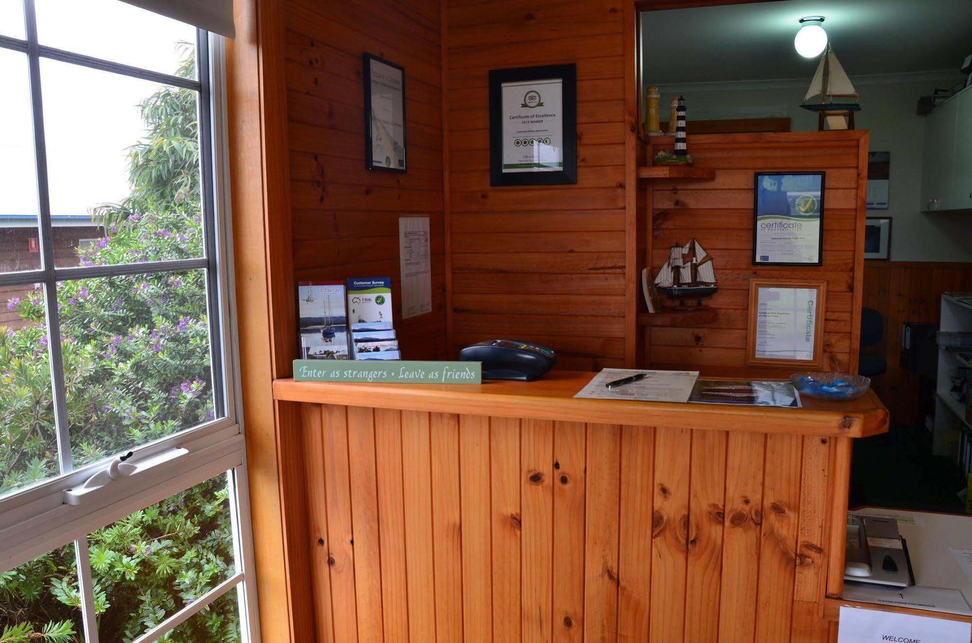 Castaway Holiday Apartments Strahan Extérieur photo