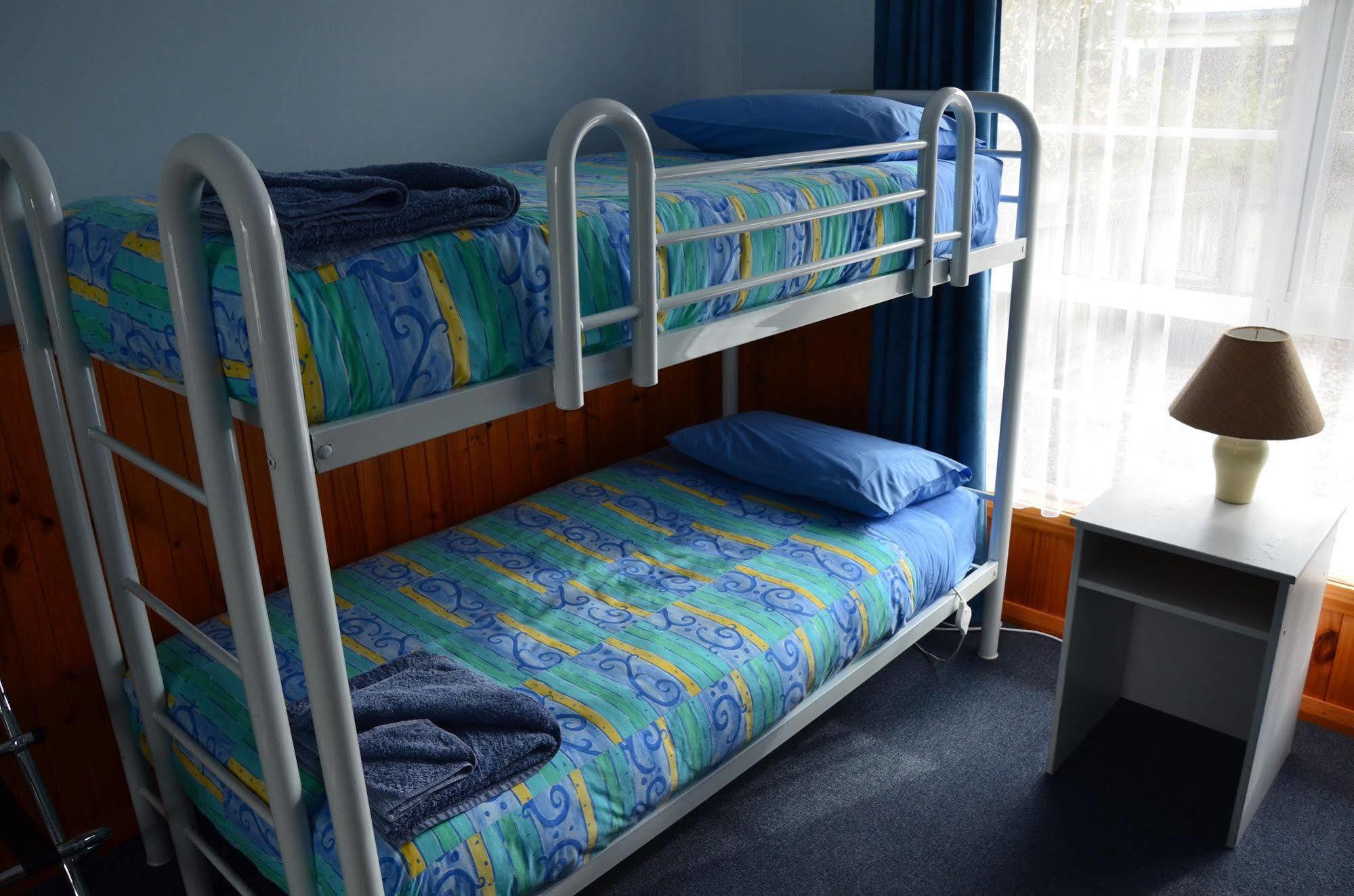 Castaway Holiday Apartments Strahan Extérieur photo