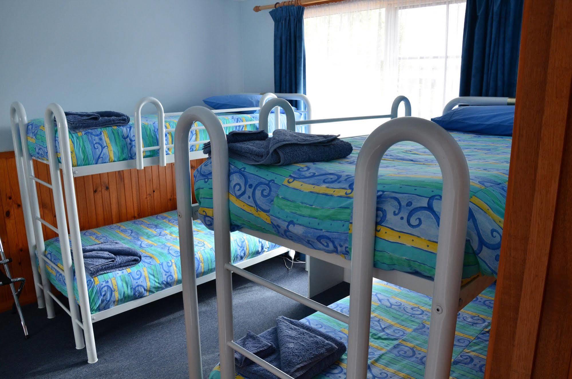 Castaway Holiday Apartments Strahan Extérieur photo