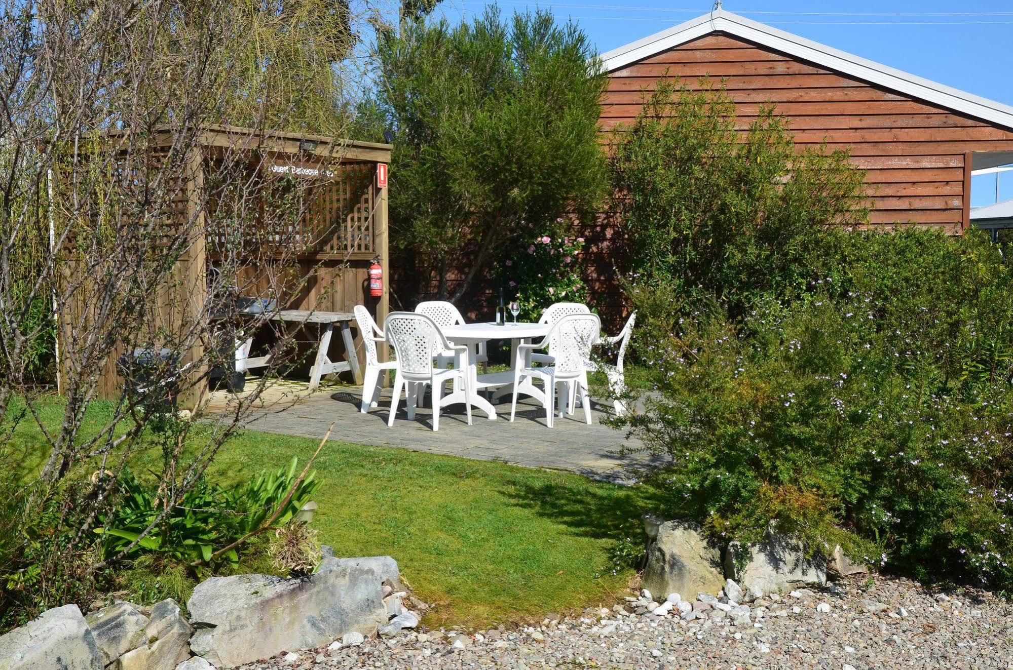 Castaway Holiday Apartments Strahan Extérieur photo