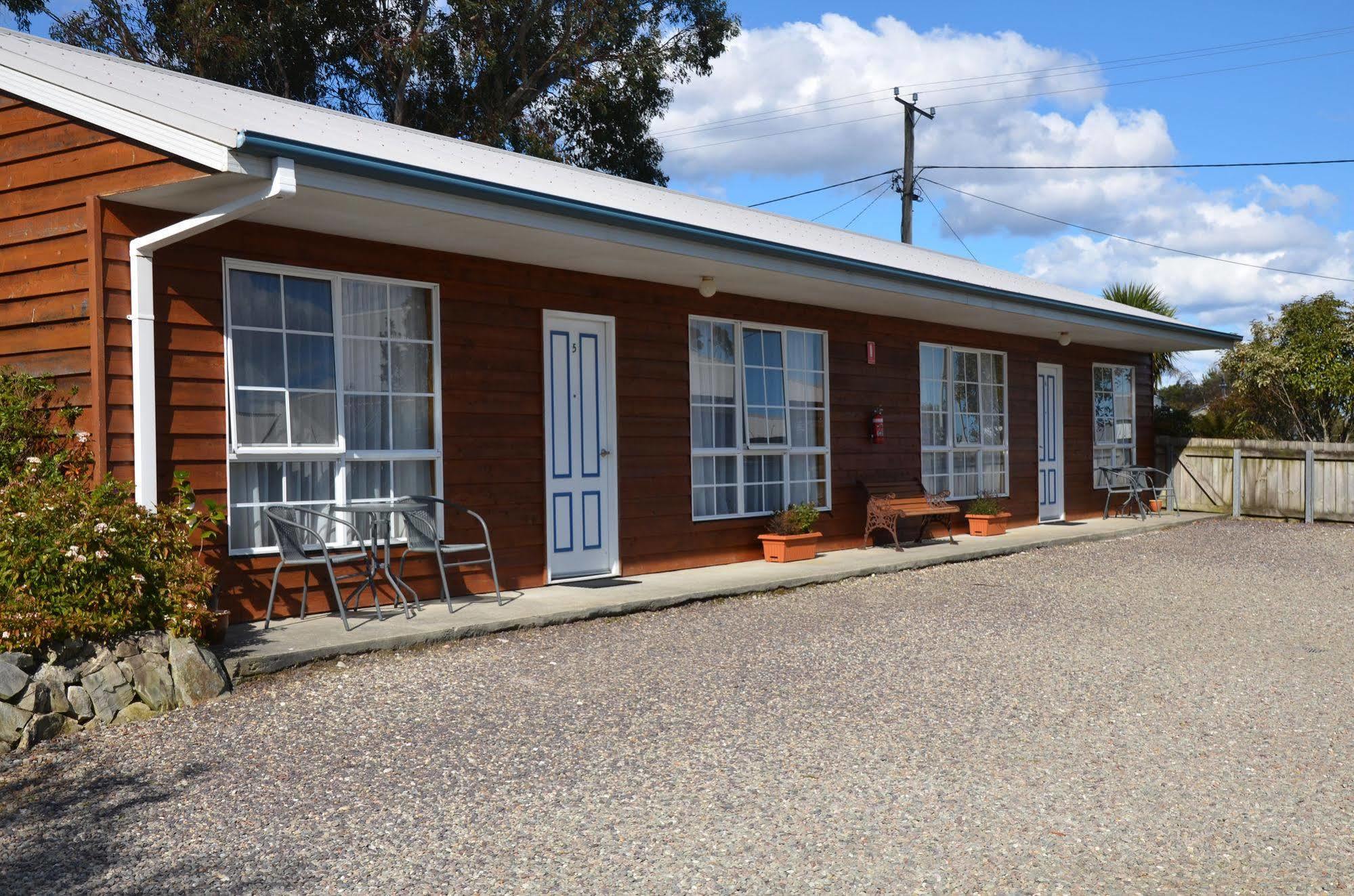 Castaway Holiday Apartments Strahan Extérieur photo