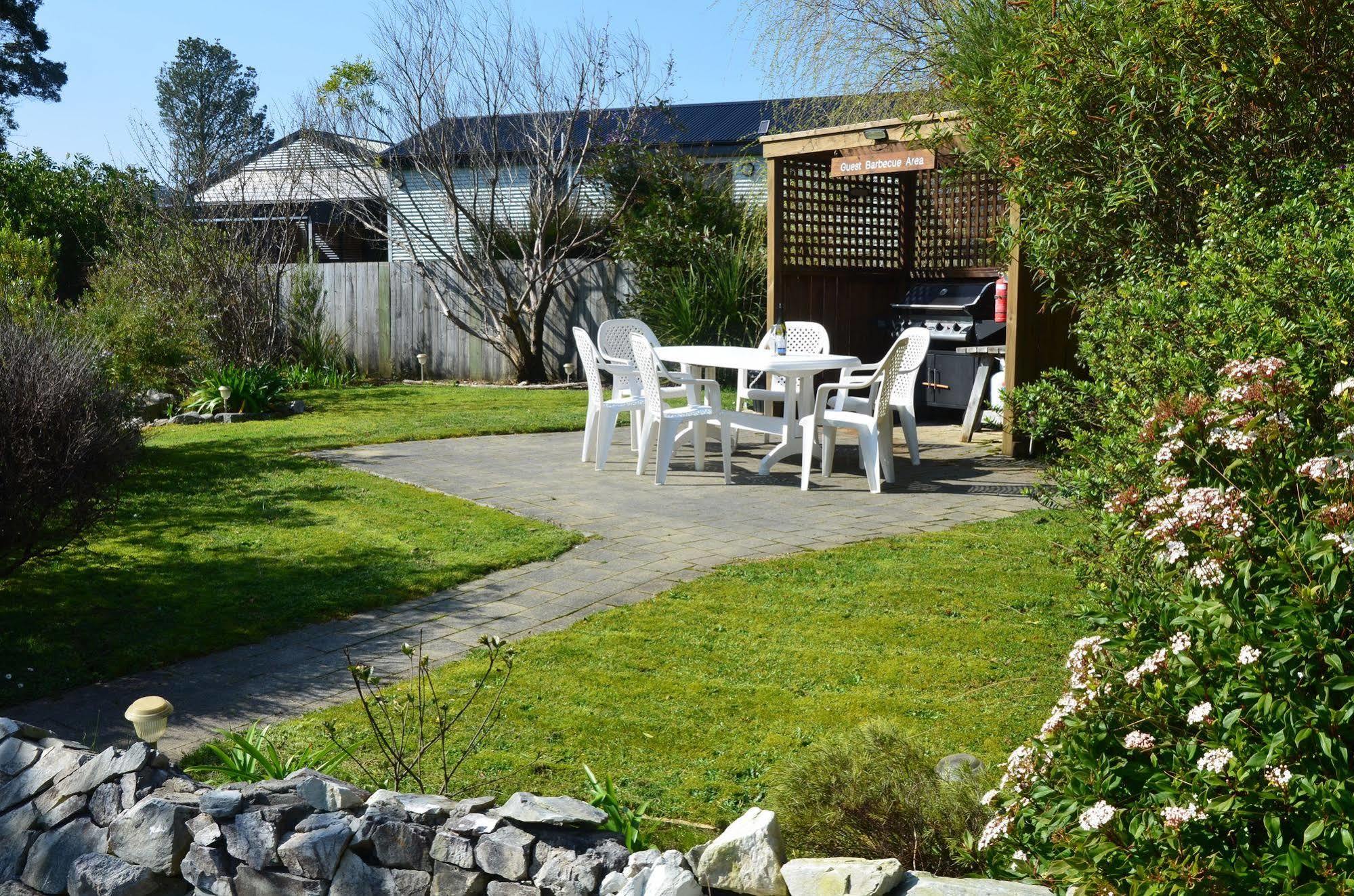 Castaway Holiday Apartments Strahan Extérieur photo